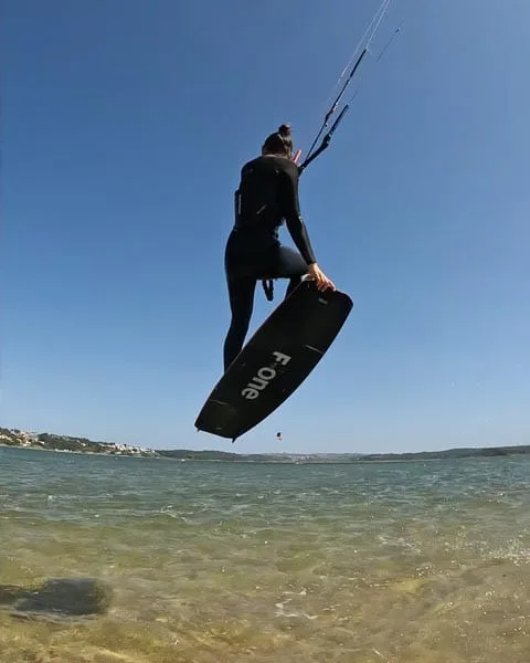 6 figures de base quand tu débutes en kitesurf 4 figures kitesurf : tail grab