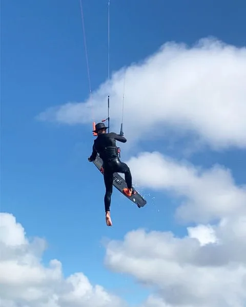 6 figures de base quand tu débutes en kitesurf 6 réussir un one foot