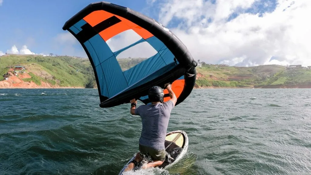 wingfoil beginner choising the right size of wing