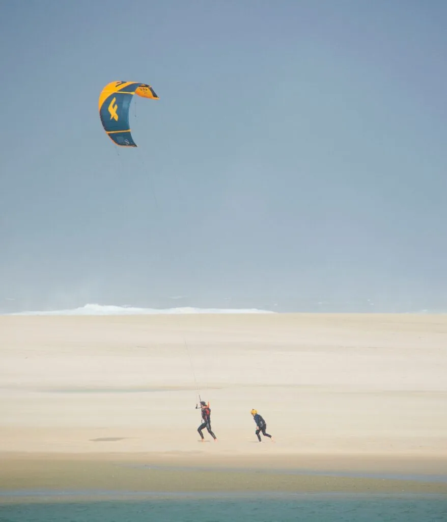 child who learn kitesurf